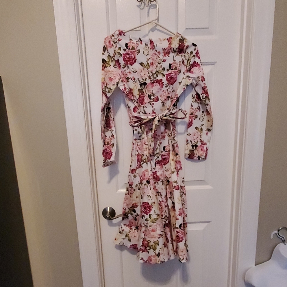 NWT Floral Dress - Picture 10 of 10